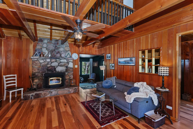 300 E Aeroplane Boulevard, Big Bear CA: https://media.crmls.org/mediaz/2ff4ed48-e238-4243-ba2b-69b862e61b7e.jpg