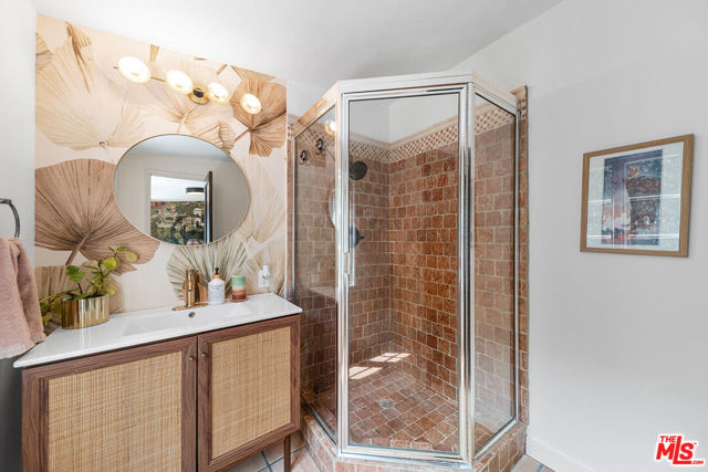 6626 Cahuenga Terrace, Los Angeles CA: https://media.crmls.org/mediaz/2ff50736-86a9-4734-af09-b3d1c16936c0.jpg