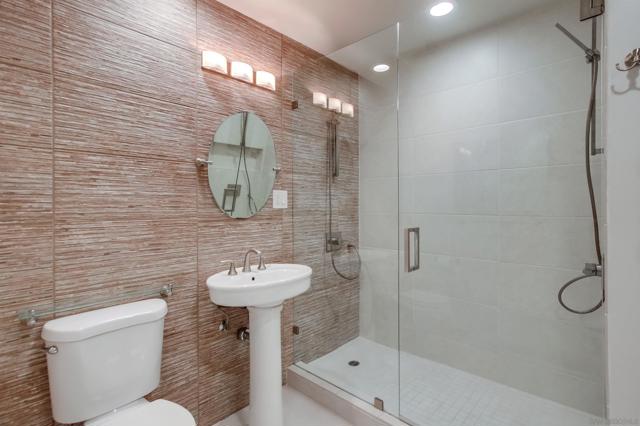 3415 19 Madison Ave, San Diego CA: https://media.crmls.org/mediaz/2ff5a29b-0dee-48f0-a730-37520ad75d0b.jpg