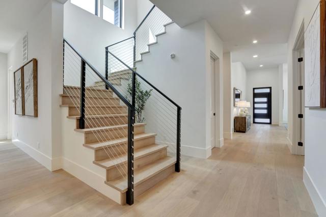 546 9th Avenue, Menlo Park CA: https://media.crmls.org/mediaz/2ff65915-a167-4d88-984d-3bf6296f56fd.jpg
