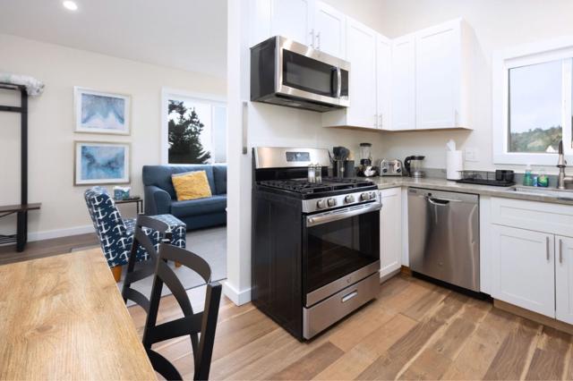 472 Lewis Lane, Pacifica CA: https://media.crmls.org/mediaz/2ff6ee86-6926-422c-a4e6-79eab5aebfb8.jpg