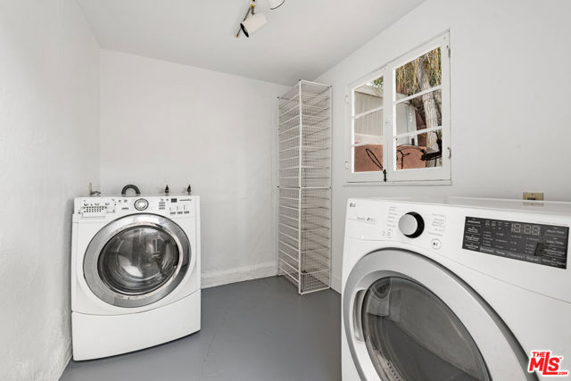 931 S Ogden Drive, Los Angeles CA: https://media.crmls.org/mediaz/2ff71ffc-5233-45e1-a699-45b04ef65226.jpg