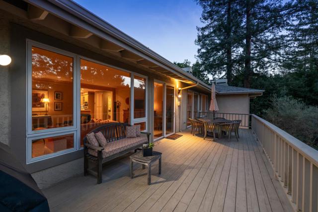 1162 Barroilhet Drive, Hillsborough CA: https://media.crmls.org/mediaz/2ff739b1-d748-47f8-acf0-dcb328e3e381.jpg