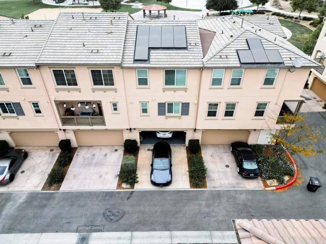 Detail Gallery Image 1 of 24 For 647 E Mustang St, Camarillo,  CA 93010 - 3 Beds | 2/1 Baths