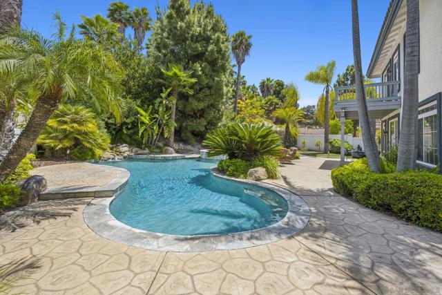 1006 Acero St, Chula Vista CA: https://media.crmls.org/mediaz/2ff8a1a3-dfe4-4a38-b4c9-31f49d36a5d9.jpg