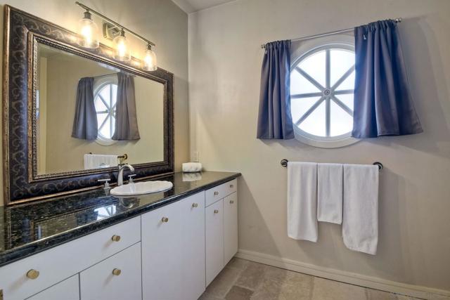 7468 Via De Fortuna, Carlsbad CA: https://media.crmls.org/mediaz/2ff8d734-4167-40fe-a245-379a30963129.jpg