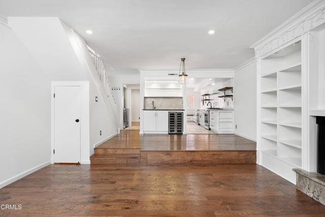 1850 Midvale Avenue, Los Angeles CA: https://media.crmls.org/mediaz/2ff96c25-394a-4990-b4dc-69e3d108ebf2.jpg
