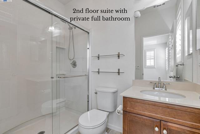 4005 Sarasta Bay Dr, Pittsburg CA: https://media.crmls.org/mediaz/2ffadaa9-c5b6-4e56-a283-7a8fcb06af28.jpg