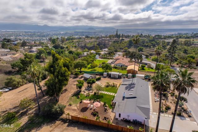 34 Vientos Road, Camarillo CA: https://media.crmls.org/mediaz/2ffae34a-1ddb-48c0-8fc2-3208caaee970.jpg