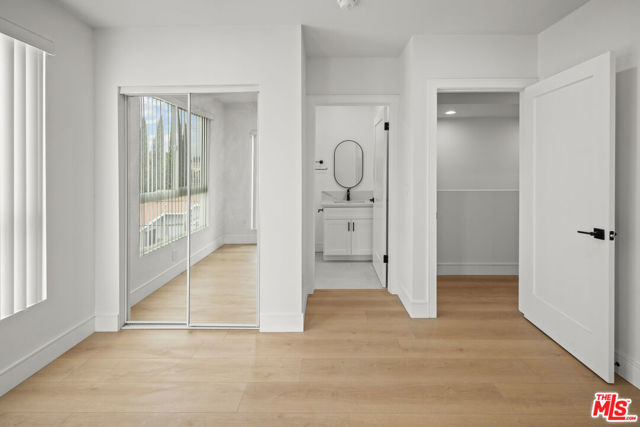 2700 Fletcher Drive, Los Angeles CA: https://media.crmls.org/mediaz/2ffb6923-88f5-4e6f-bd06-0092cfa2687e.jpg