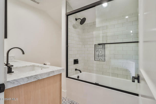 31754 Foxfield Drive, Westlake Village CA: https://media.crmls.org/mediaz/2ffbc6e5-3ecd-4ba8-aa00-8fc27f056367.jpg