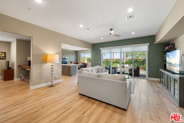 81975 Via San Clemente, La Quinta CA: https://media.crmls.org/mediaz/2ffbe960-2664-4dd0-b64f-6c2f3946fb7e.jpg