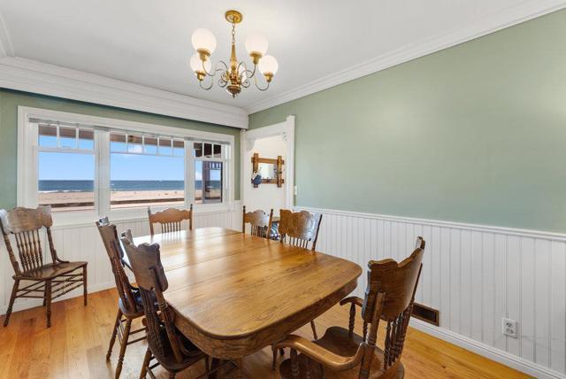 325 Beach Drive, Aptos CA: https://media.crmls.org/mediaz/2ffda886-5683-4567-9f82-02b4e5e72b05.jpg