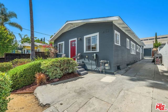 4139 Camero Avenue, Los Angeles CA: https://media.crmls.org/mediaz/2ffdcf10-bcb1-46ee-9cb4-33ac085517cf.jpg