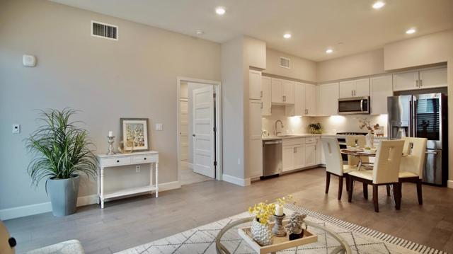 338 Llano De Los Robles Avenue, San Jose CA: https://media.crmls.org/mediaz/2ffe1e7f-c658-49b3-9f8f-392476deab85.jpg