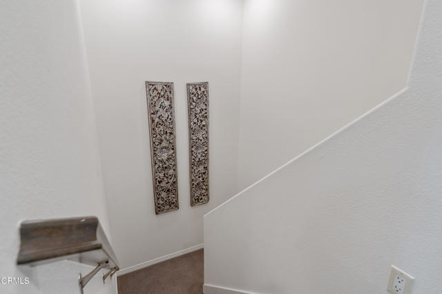 931 E Walnut Street, Pasadena CA: https://media.crmls.org/mediaz/2ffe711c-4e94-409f-b09a-2a51549db169.jpg