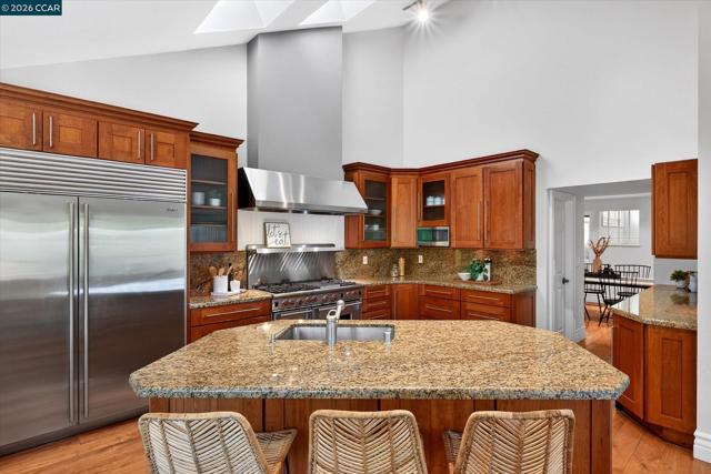 951 Redwood Dr, Danville CA: https://media.crmls.org/mediaz/2ffea76c-3eb9-427e-a01f-16486a733247.jpg