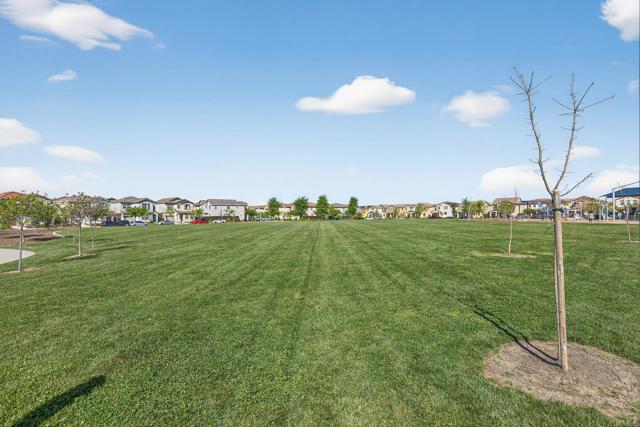 Detail Gallery Image 24 of 24 For 2561 Natomas Crossing, Sacramento,  CA 95834 - 4 Beds | 3/1 Baths