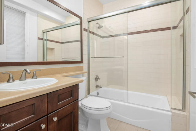 Detail Gallery Image 30 of 45 For 11961 Darlington Ave #3,  Los Angeles,  CA 90049 - 4 Beds | 3 Baths