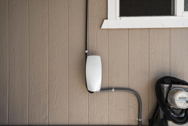 2750 WheatStone, San Diego CA: https://media.crmls.org/mediaz/2fff107d-a6a7-4f3f-8b42-ddbbc209d69a.jpg