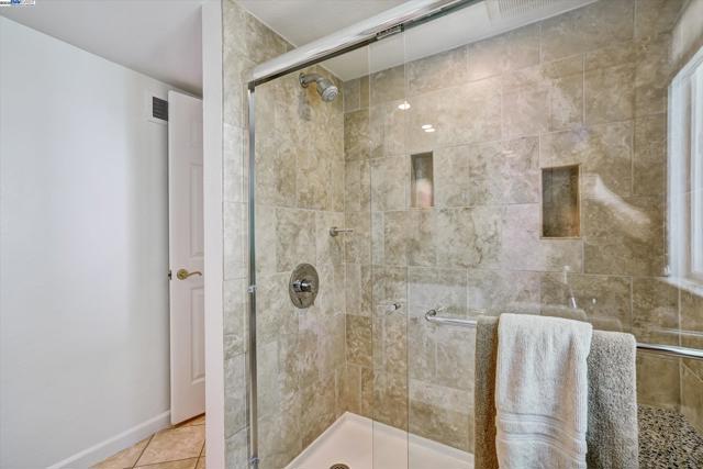 2841 Ptarmigan Dr, Walnut Creek CA: https://media.crmls.org/mediaz/2fff5497-7cf9-4c97-8311-47b445295fa2.jpg
