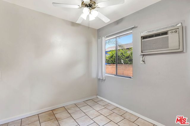 1135 E Elk Avenue, Glendale CA: https://media.crmls.org/mediaz/300035a8-4cbc-4aa0-9d98-15e833731054.jpg