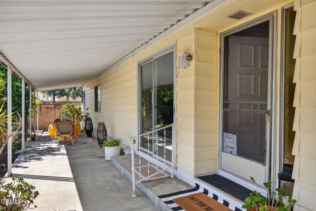 Detail Gallery Image 6 of 43 For 8 Calle Fronte #204,  Camarillo,  CA 93012 - 2 Beds | 2 Baths