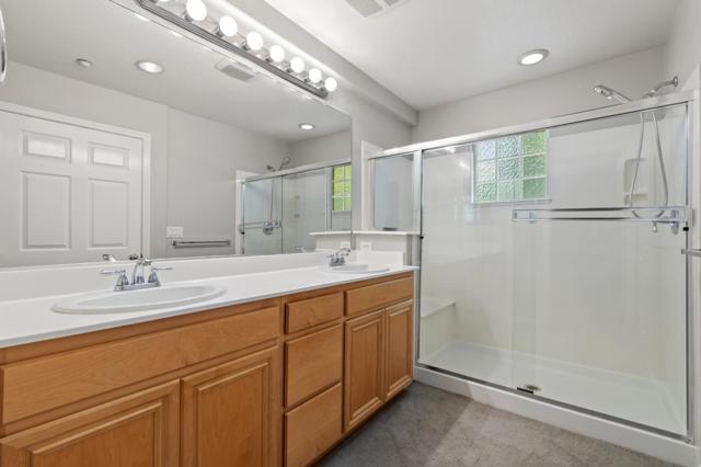 271 Washington Drive, Brentwood CA: https://media.crmls.org/mediaz/30009fb6-d0ba-4d2b-9853-01deba8501fa.jpg