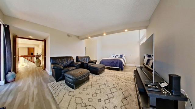 2618 Unicornio Street, Carlsbad CA: https://media.crmls.org/mediaz/3000c13e-a2c5-419f-b0f1-2d58de4aa95d.jpg