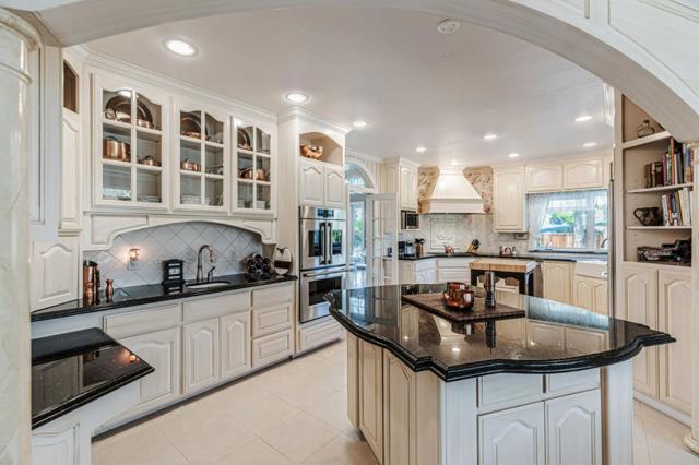 290 Bonnie Lane, Hollister CA: https://media.crmls.org/mediaz/3000c81b-ad2c-4998-94b6-d983ed791fa0.jpg