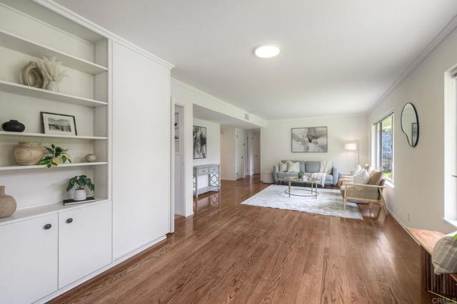 1639 Tamarack Avenue, Carlsbad CA: https://media.crmls.org/mediaz/3000f2ed-4b47-49af-ac3f-78b8f98e0ab0.jpg