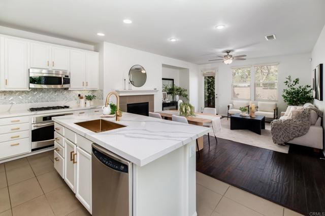 3428 Filoli Circle, Carlsbad CA: https://media.crmls.org/mediaz/30021e42-acac-456b-a140-04e3af0ca394.jpg