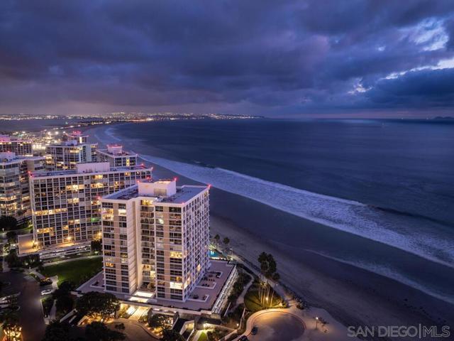 1720 Avenida del Mundo, Coronado CA: https://media.crmls.org/mediaz/30024c7d-5ac7-49fe-ac9d-6d9ea6dd95a7.jpg