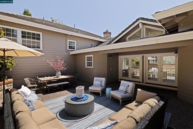 46 Merrill Circle N., Moraga CA: https://media.crmls.org/mediaz/300288d3-df02-467e-9c4a-642c371325fb.jpg
