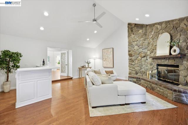 Image 17 of 60 For 5212 Blackhawk Dr