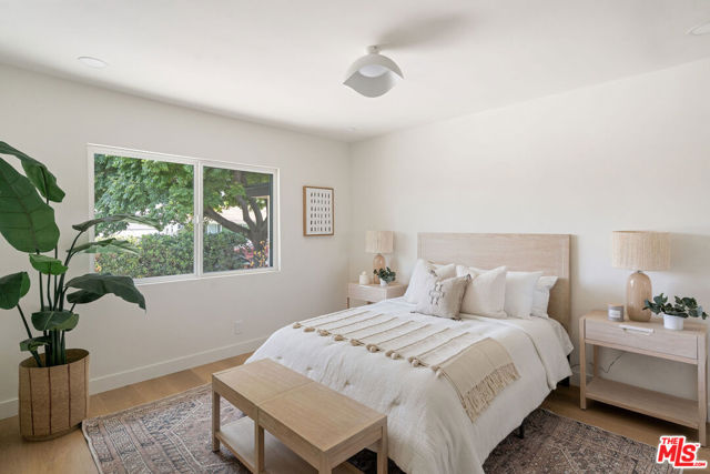 4731 Don Miguel Drive, Los Angeles CA: https://media.crmls.org/mediaz/3003e959-f188-415a-8b95-bb06578a5521.jpg