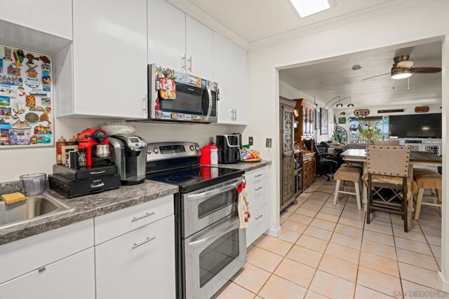 Image 21 of 33 For 2540 Clairemont Dr  307