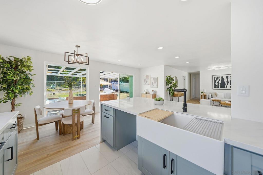 MLS #250045040SD image #11