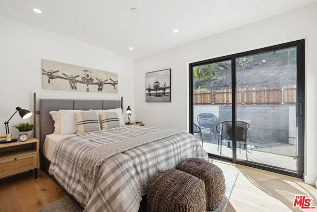 5221 Campo Road, Woodland Hills CA: https://media.crmls.org/mediaz/3005a425-f85f-4d71-9254-44c6020858fb.jpg