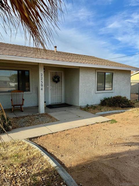 22394 Lone Eagle Rd, Apple Valley CA: https://media.crmls.org/mediaz/30074f32-94b6-4c6d-805b-c5f6815b7cd1.jpg