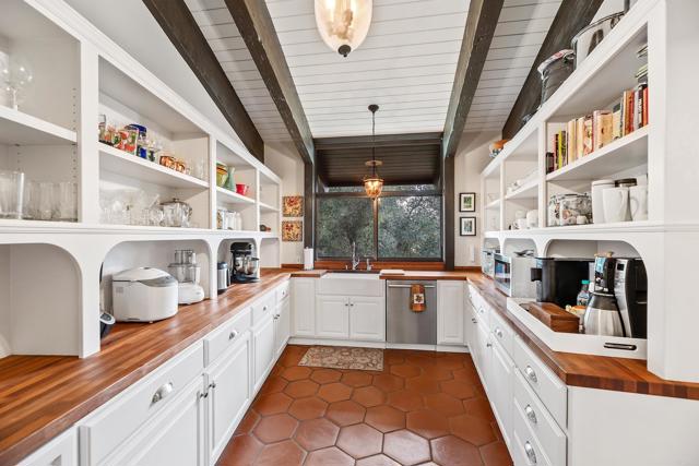32423 Womsi Rd, Pauma Valley CA: https://media.crmls.org/mediaz/300940b3-dcc1-4ad0-ac5d-fd59a96d3e6a.jpg