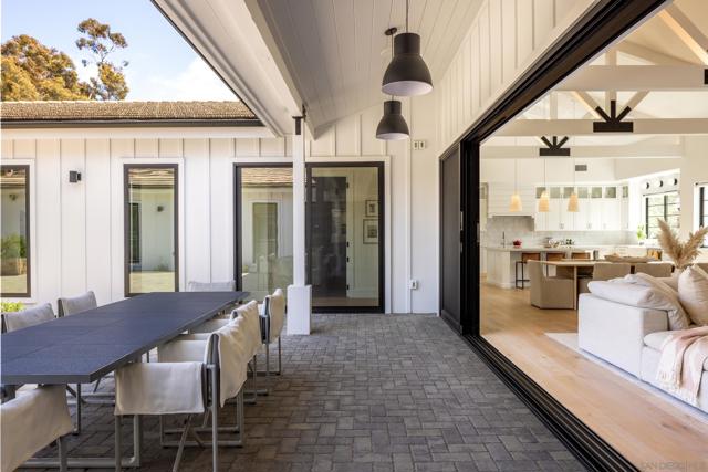 16827 Via De La Valle, Rancho Santa Fe CA: https://media.crmls.org/mediaz/3009ee55-7b39-4e31-9244-3fc8e562669a.jpg