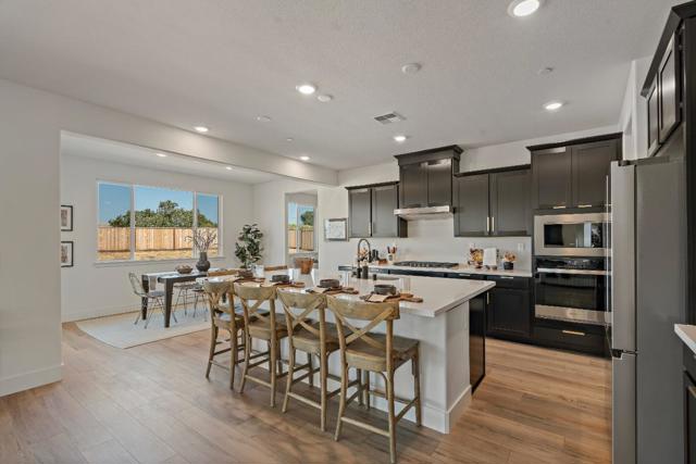 191 Scarlett Way, Hollister CA: https://media.crmls.org/mediaz/300a684d-adea-4360-9cc1-ae7581e26d66.jpg