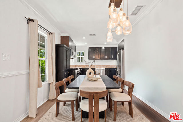 7048 Zelzah Avenue photo 9
