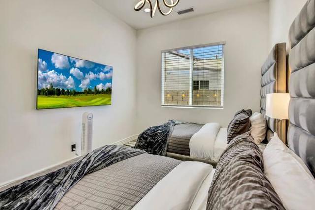Image 22 of 96 For 84325 Canzone Drive