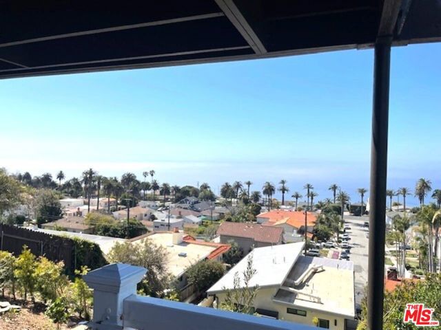 1433 Silvius Avenue, San Pedro CA: https://media.crmls.org/mediaz/300ad4b5-4dbb-4eff-9052-740f1769ce82.jpg