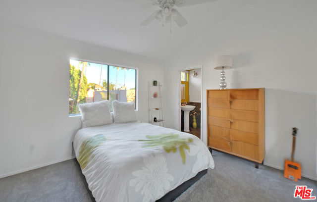 5920 Chula Vista Way, Los Angeles CA: https://media.crmls.org/mediaz/300b16d9-51f0-4f48-9c16-a2d2c1a5bf63.jpg