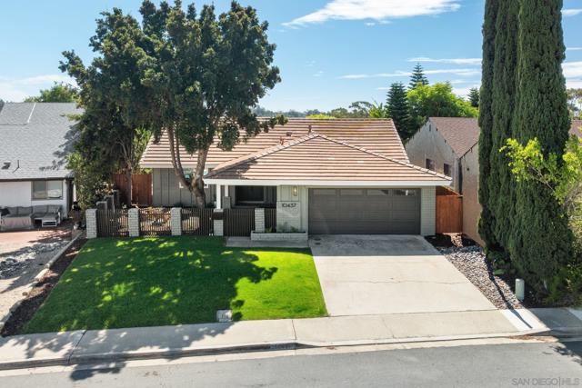 10437 Hermanos Rd, San Diego CA: https://media.crmls.org/mediaz/300b624e-cf8a-4646-8c8a-53080aa240e5.jpg