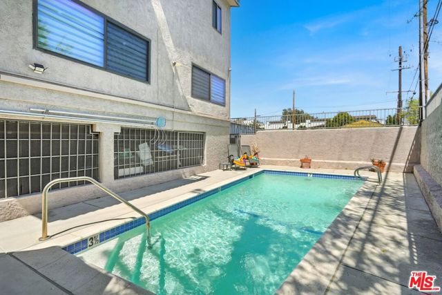 13012 Valleyheart Drive, Studio City CA: https://media.crmls.org/mediaz/300ba8cd-b7eb-43e5-a2f7-57a4395ebc7d.jpg