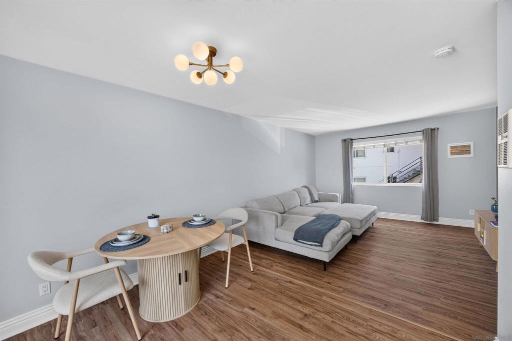 2850 Reynard Way - photo 2